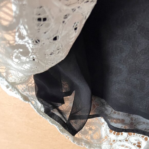Dynamite brand women's halter top white lace over black BNWT Size S - Picture 6 of 9